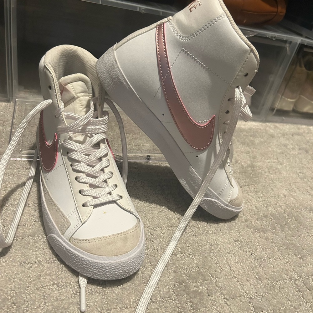 Nike Blazer Sneakers 5.5Y/Womens 7/7.5